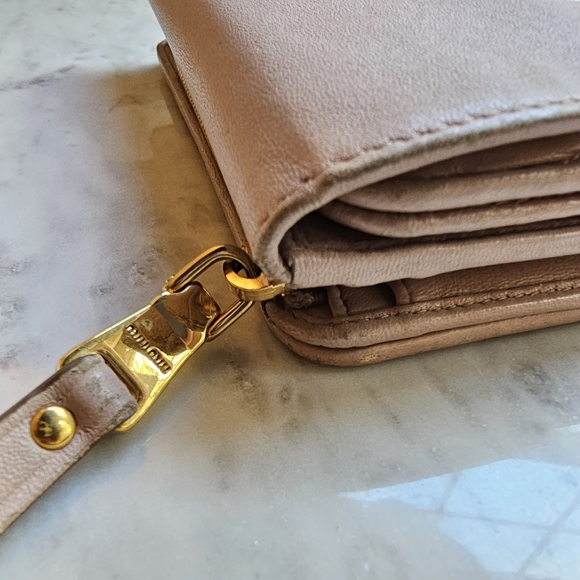 Mui Mui soft pink Matelesse tri-fold leather wallet - Picture 8 of 12